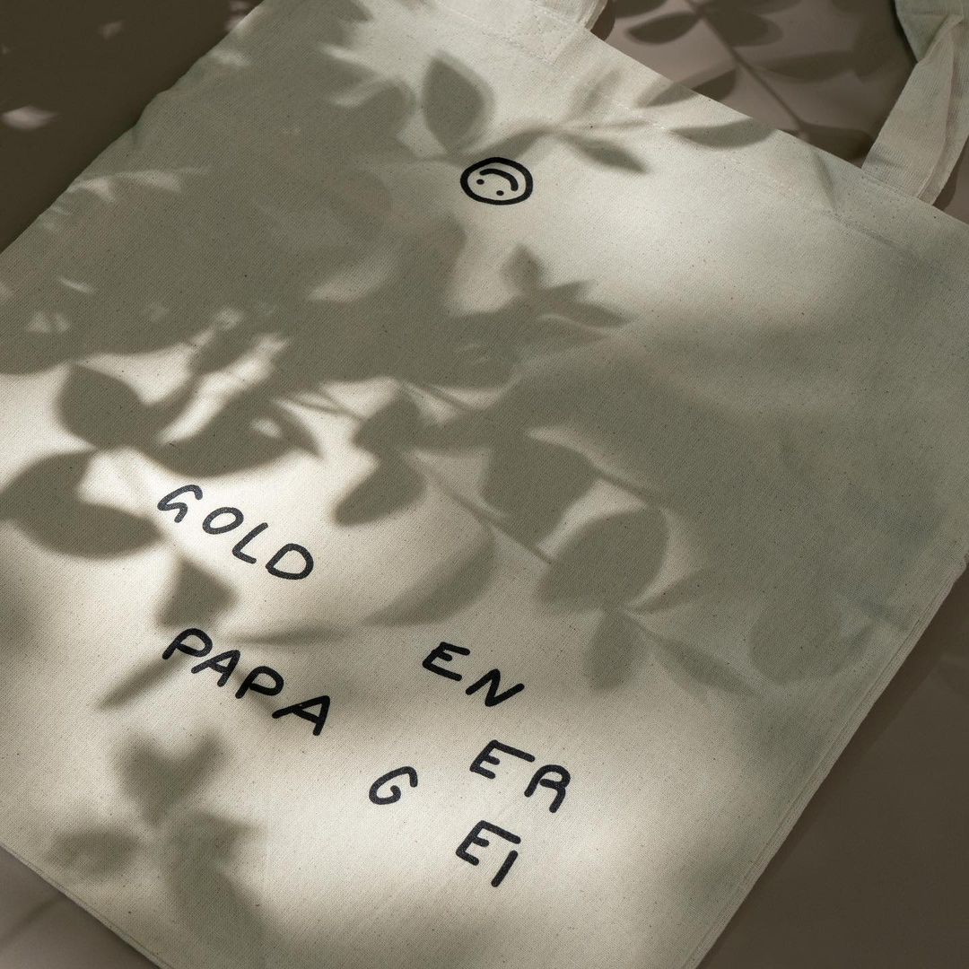 Tote bag